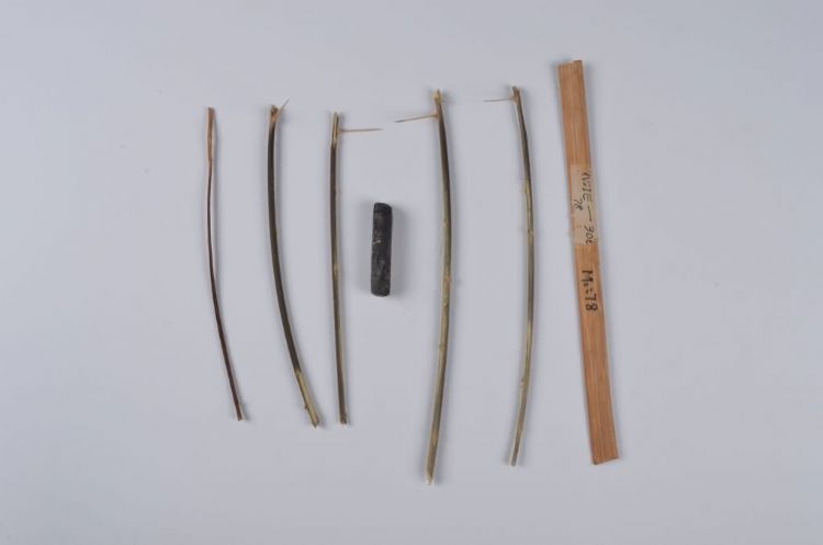 现代黎族纹身工具