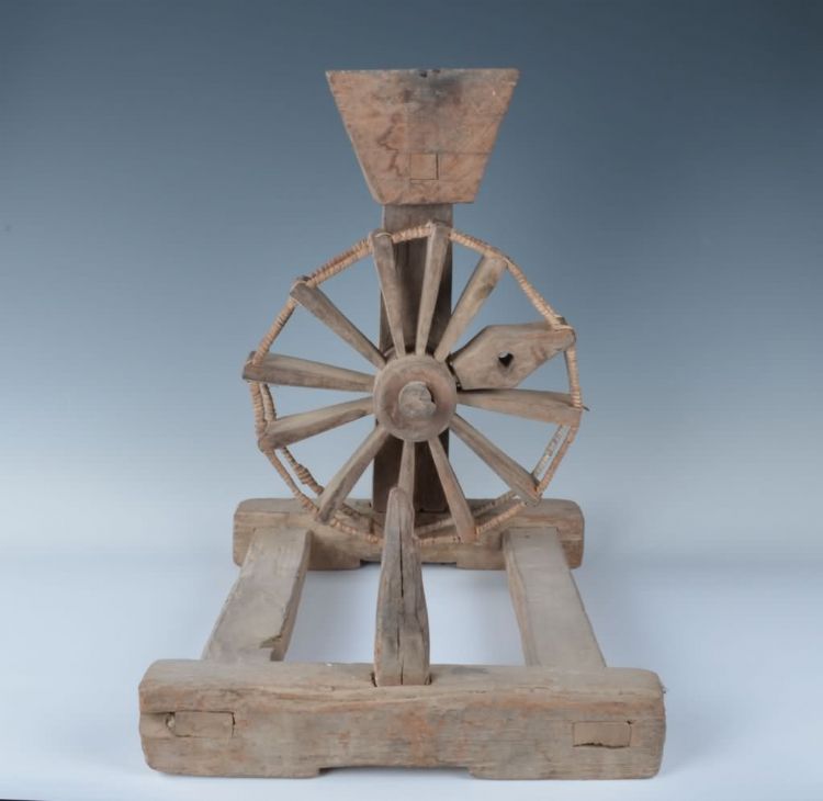 近代黎族单锭纺车