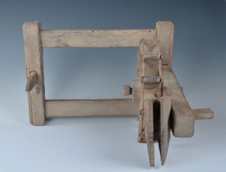 近代黎族单锭纺车