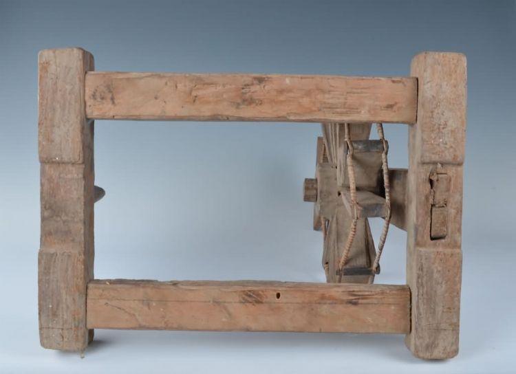 近代黎族单锭纺车