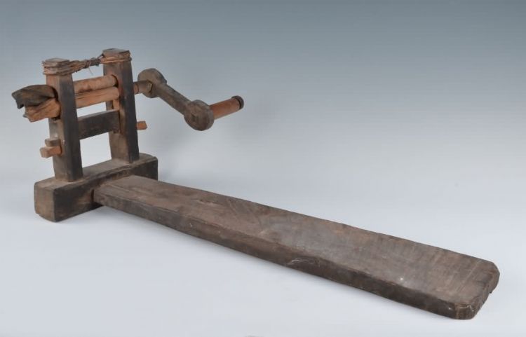 近代黎族脱棉籽机