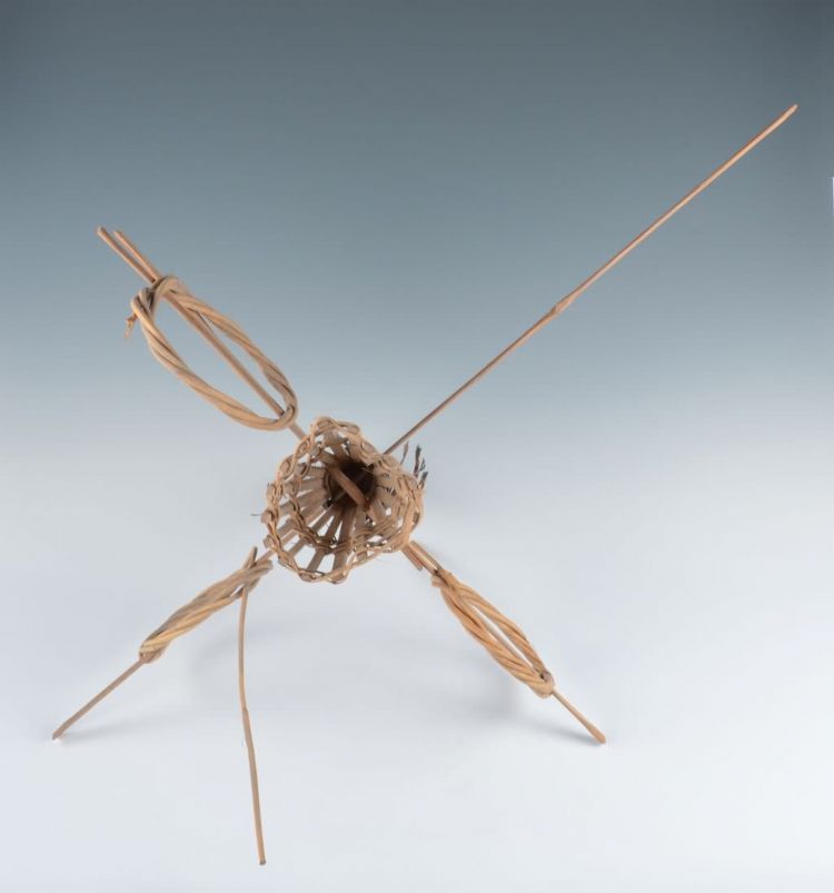 现代黎族绕线架