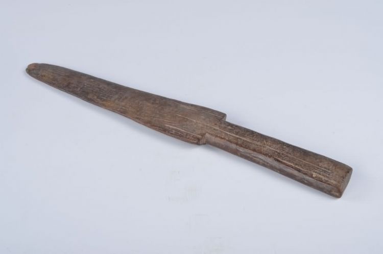 清代黎族驱鬼木刀