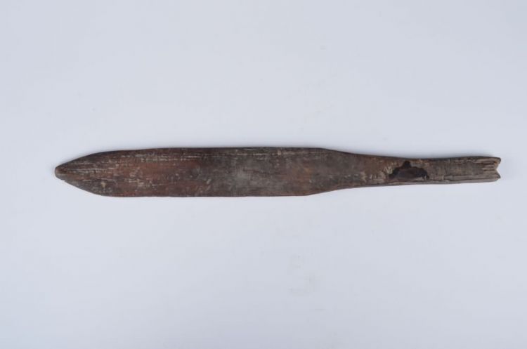 清代黎族驱鬼木刀