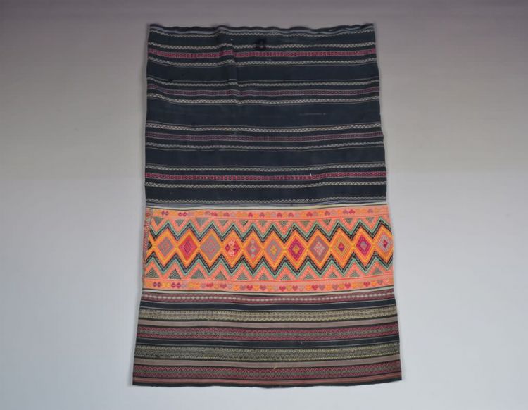 近代黎族美孚方言区女子筒裙