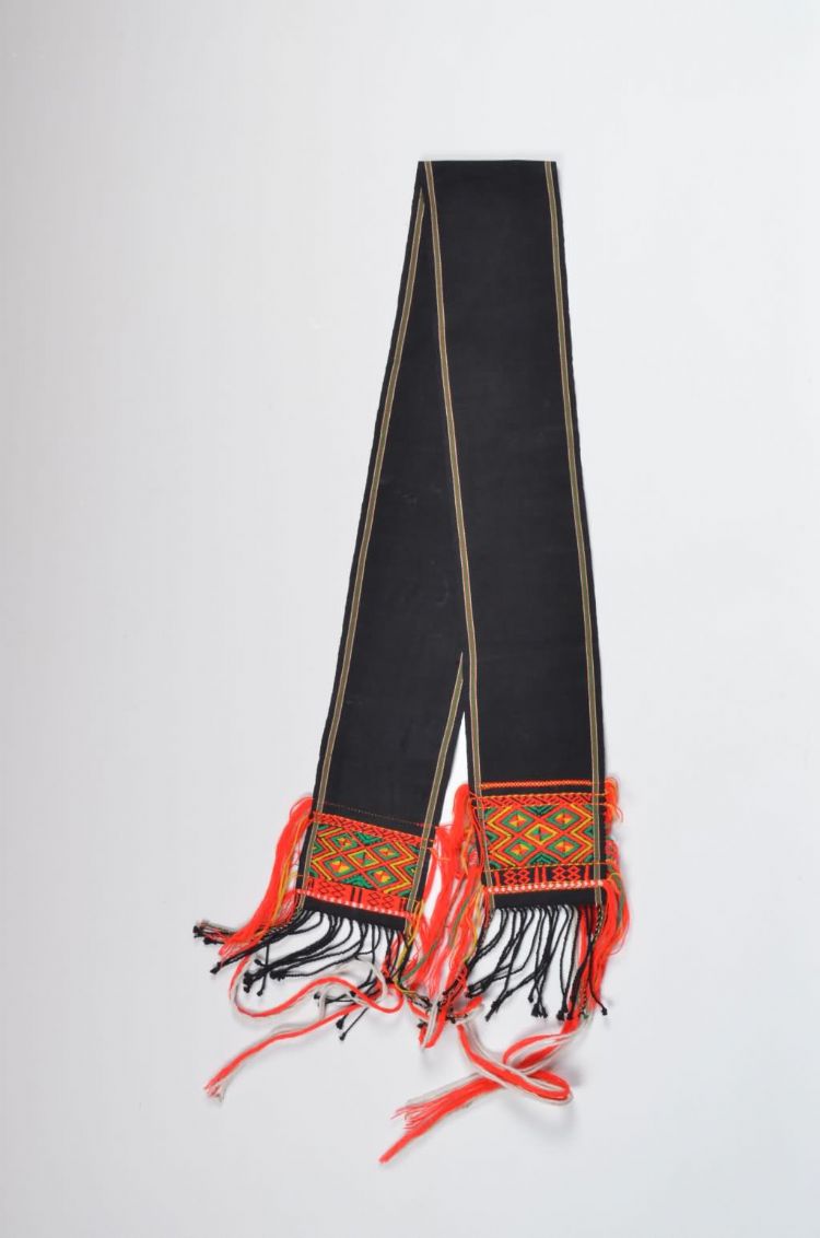 现代黎族美孚方言区女子头巾