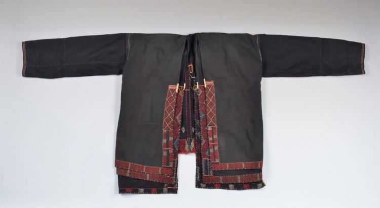 现代黎族哈方言区三层女上衣