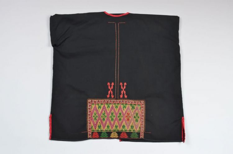 现代黎族杞方言区女上衣