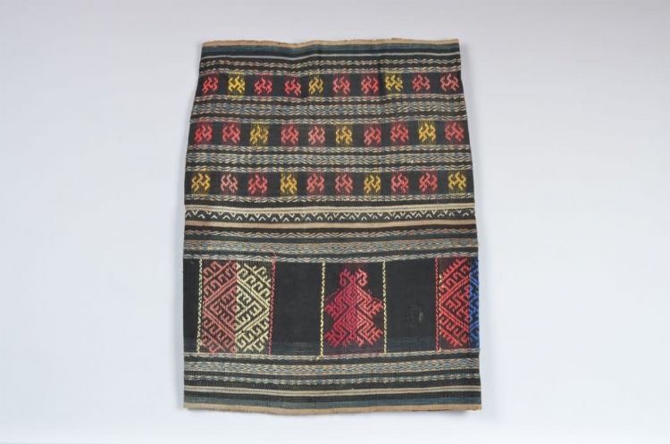 现代黎族杞方言区筒裙