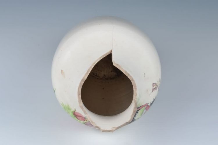 民国五彩凤戏牡丹纹花瓶