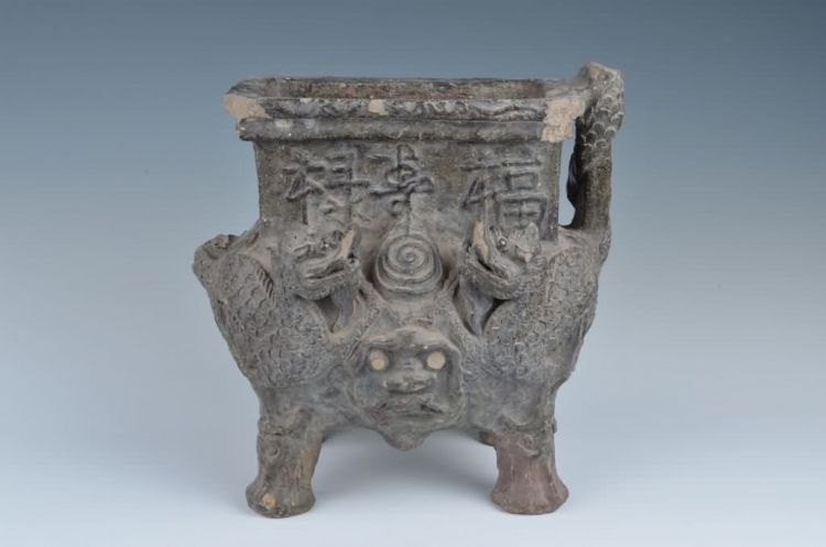 清代青釉福禄寿陶香炉