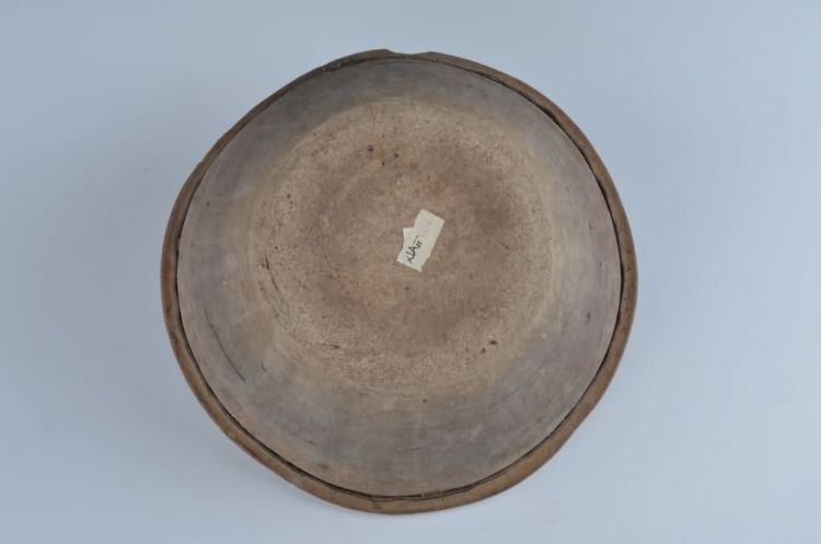 宋代青褐釉陶盆