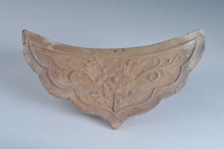 清菊花纹陶滴水