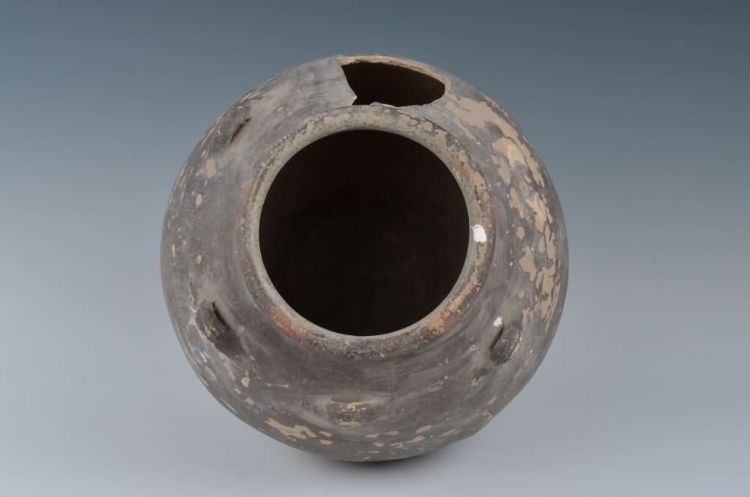 清代酱釉六耳罐