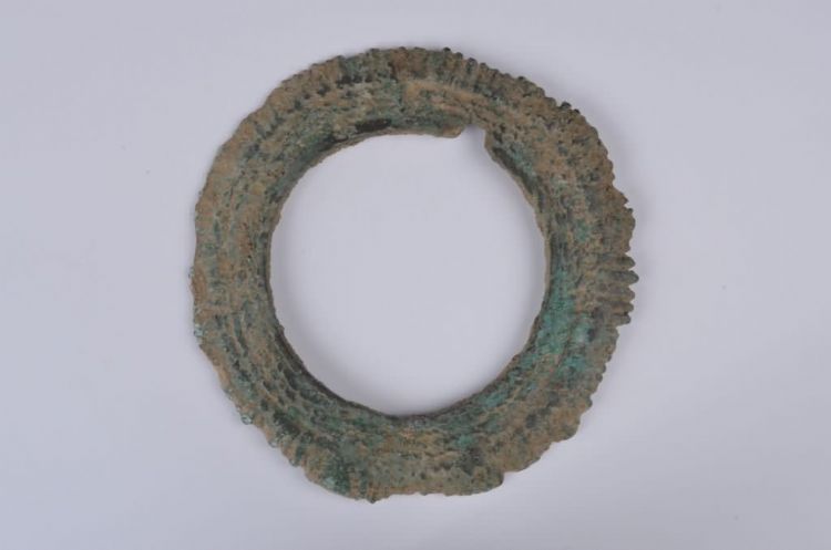 战国绹纹环形器