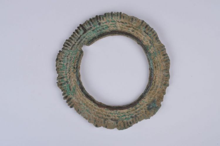 战国绹纹环形器